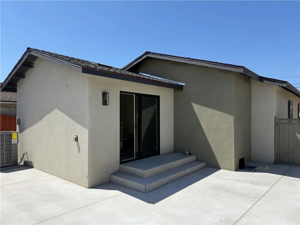 1558 W 214th Street