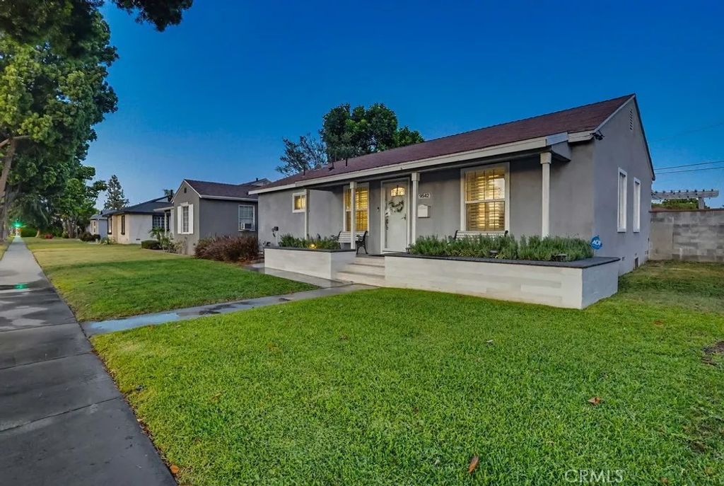 Photo of 9542 Paramount Blvd, Downey, CA 90240 (MLS # DW26084131)