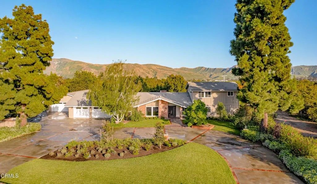 Photo of 280 Cummings Road, Ventura, CA 93004 (MLS # V1-36244)