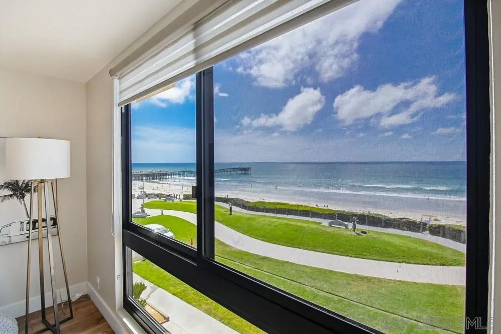 4667 Ocean Blvd 306