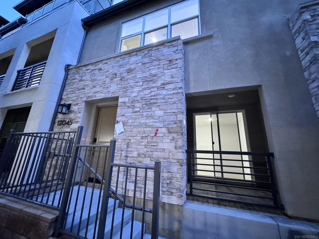 Photo of 12045 Sienna Ln, San Diego, CA 92128 (MLS # 250044888)