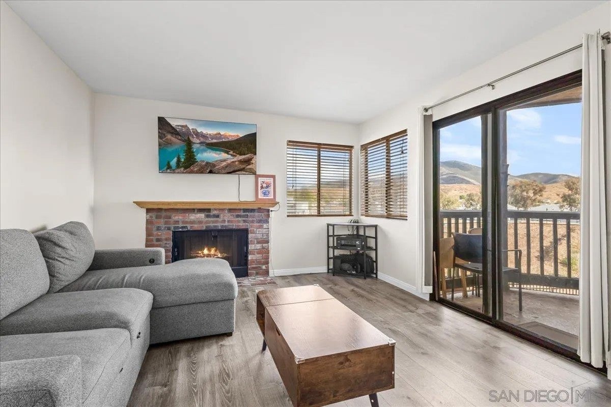 2916 Elm Tree Court