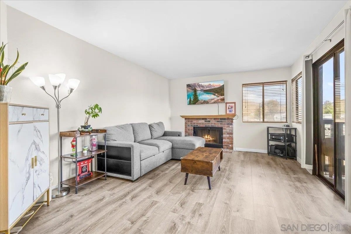 2916 Elm Tree Court