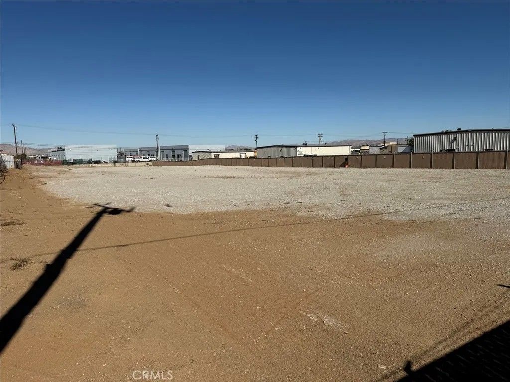 Photo of 0 Catalpa, Hesperia, CA 92345 (MLS # HD25253555)