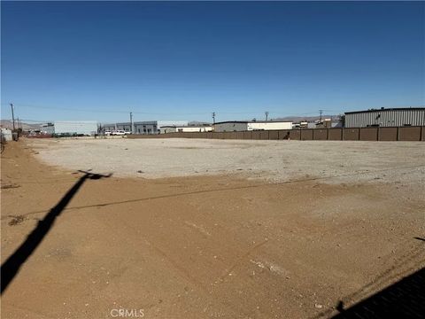 Photo of 0 Catalpa, Hesperia, CA 92345 (MLS # HD25253555)