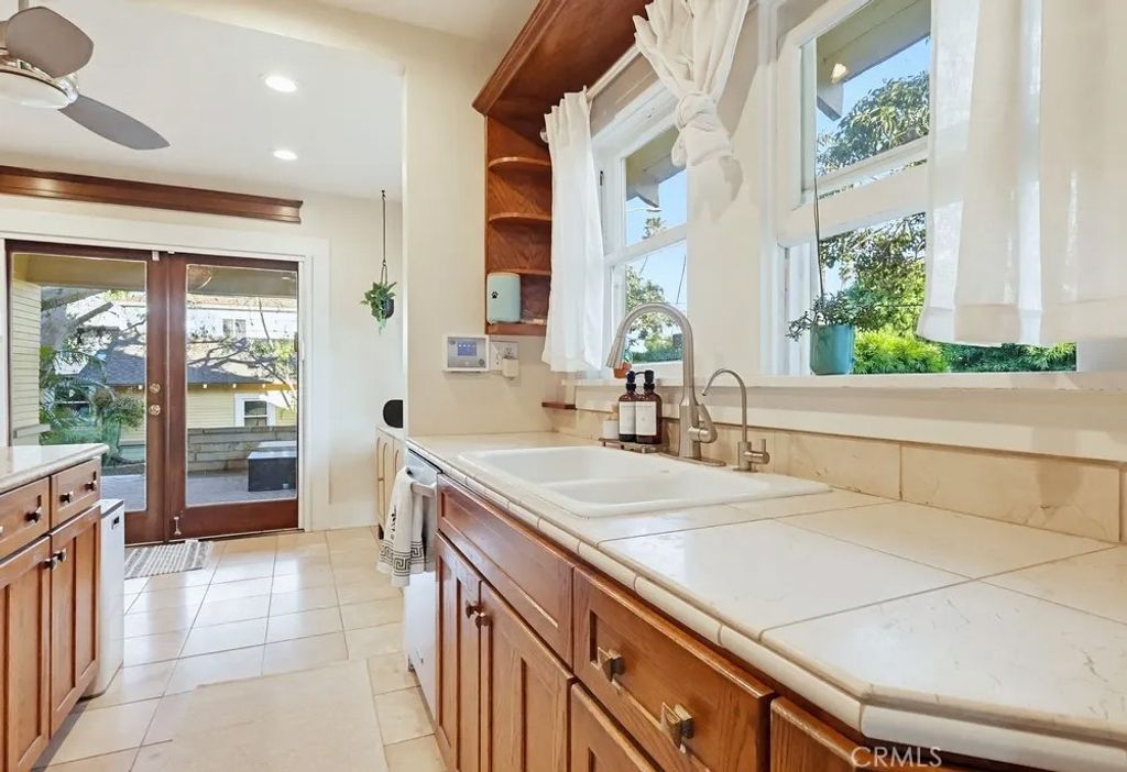 Photo of 200 Termino Avenue, Long Beach, CA 90803 (MLS # PW26065936)