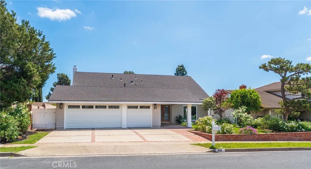 938 Oakcrest