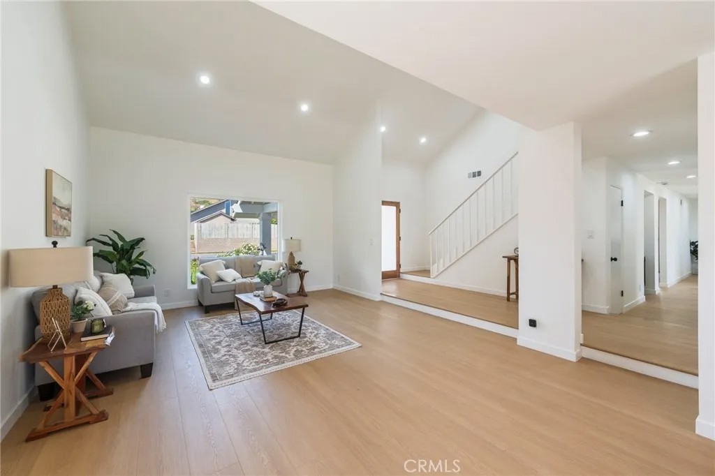 938 Oakcrest