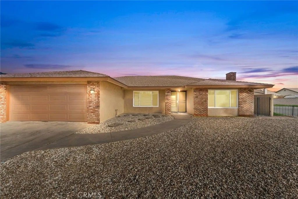 Photo of 181 S Vernon Ave, San Jacinto, CA 92583 (MLS # SW26002169)