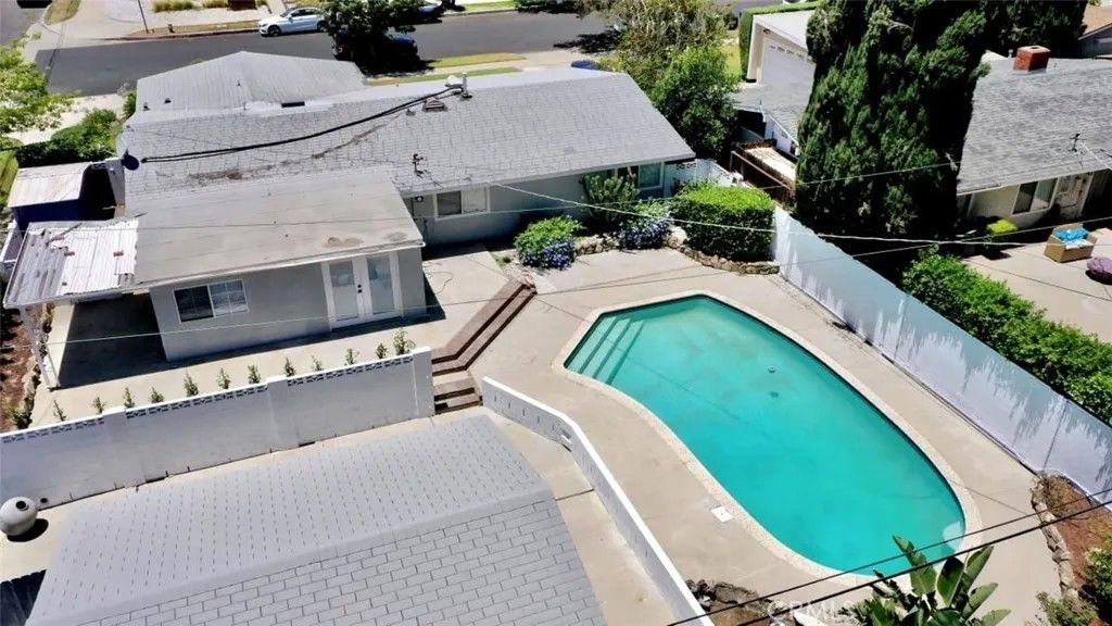 Photo of 8742 Quakertown Avenue, Northridge, CA 91324 (MLS # SR26058939)