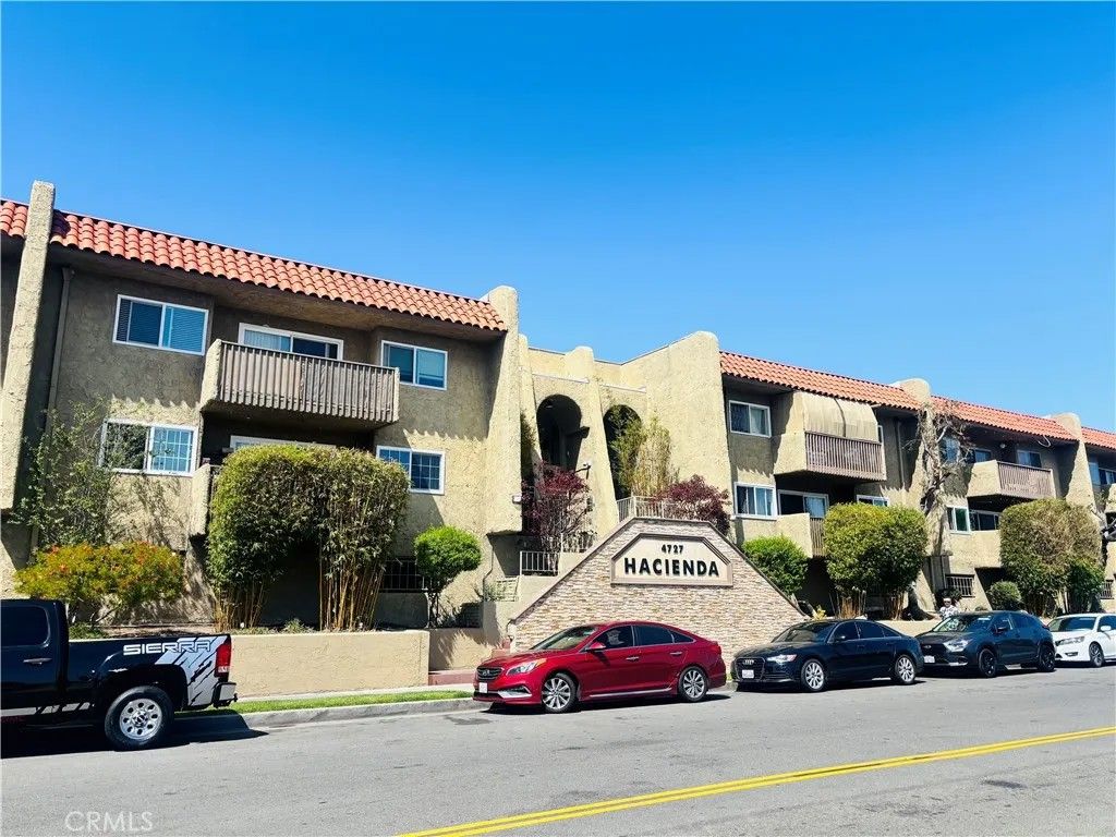 Photo of 4727 W 147th St #121, Lawndale, CA 90260 (MLS # SB26085168)