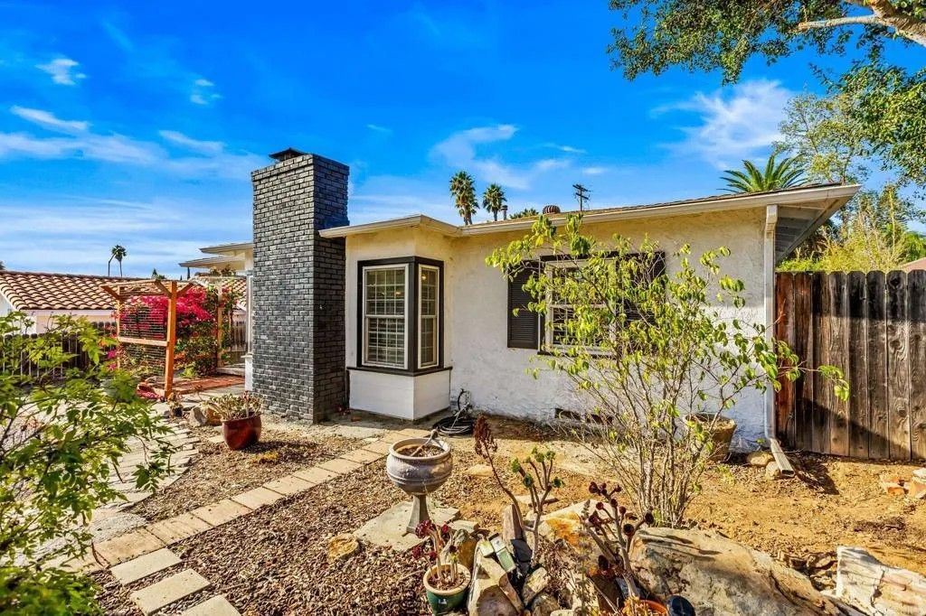 Photo of 1220 Palomar Ter, Escondido, CA 92027 (MLS # NDP2510824)