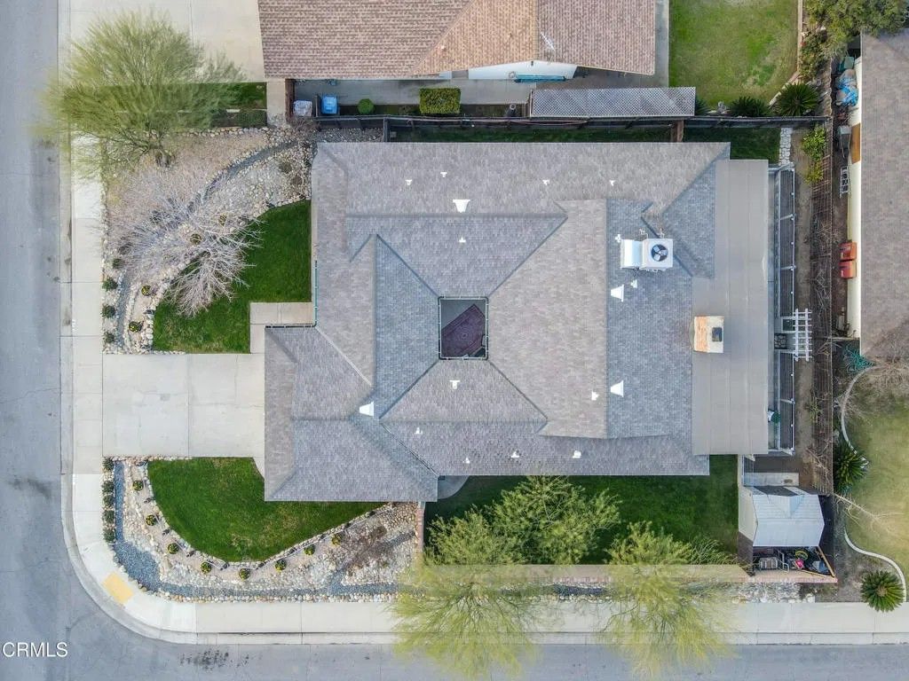 Photo of 416 Bermuda Street, Bakersfield, CA 93309 (MLS # V1-34485)