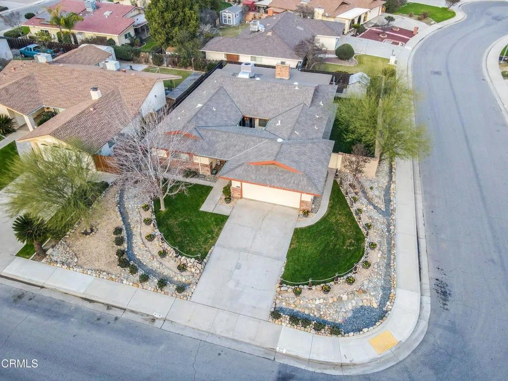Photo of 416 Bermuda Street, Bakersfield, CA 93309 (MLS # V1-34485)