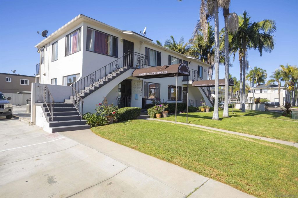 Photo of 1537 Rosecrans St #H, San Diego, CA 92106 (MLS # 250041633)