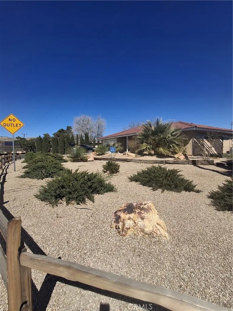 6873 Warren Vista