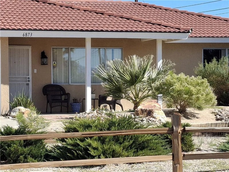 6873 Warren Vista