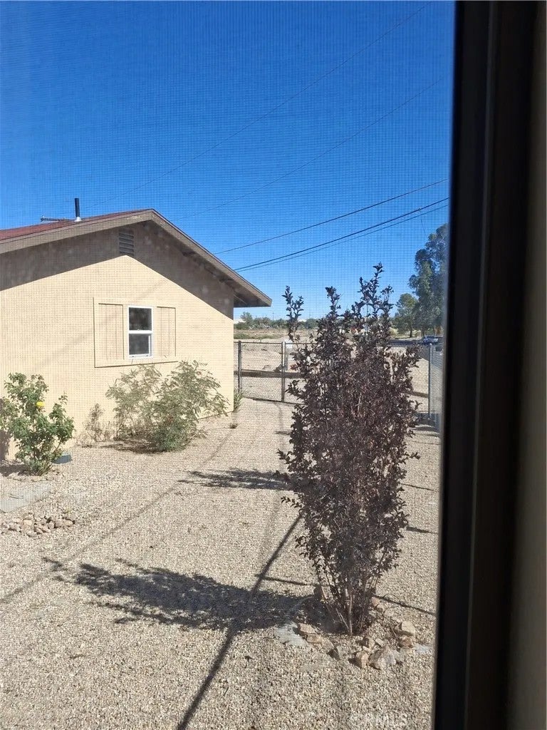 6873 Warren Vista