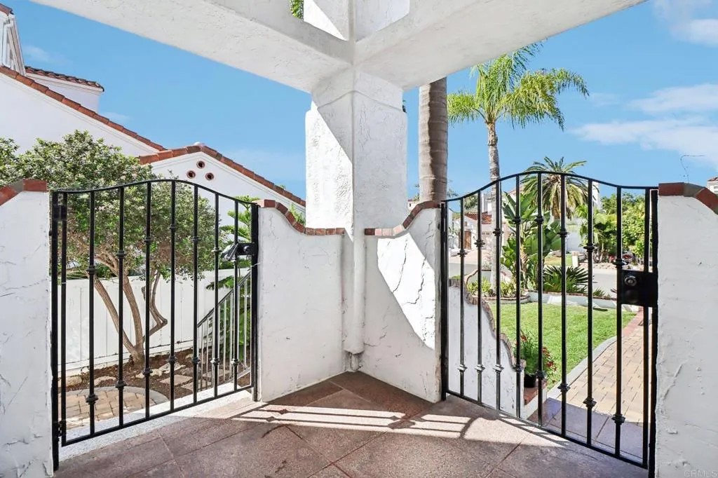 4923 Amador Drive
