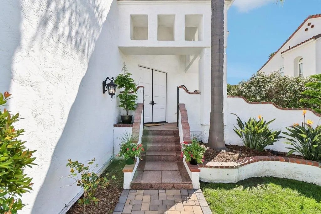 Photo of 4923 Amador Drive, Oceanside, CA 92056 (MLS # NDP2604715)