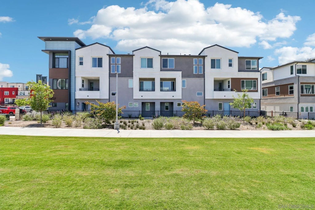 Photo of 1907 Capella Street #1938-3, Chula Vista, CA 91915 (MLS # 260021846)