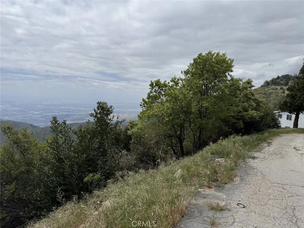 Photo of 0 Ocean View, Crestline, CA 92325 (MLS # SR26089425)
