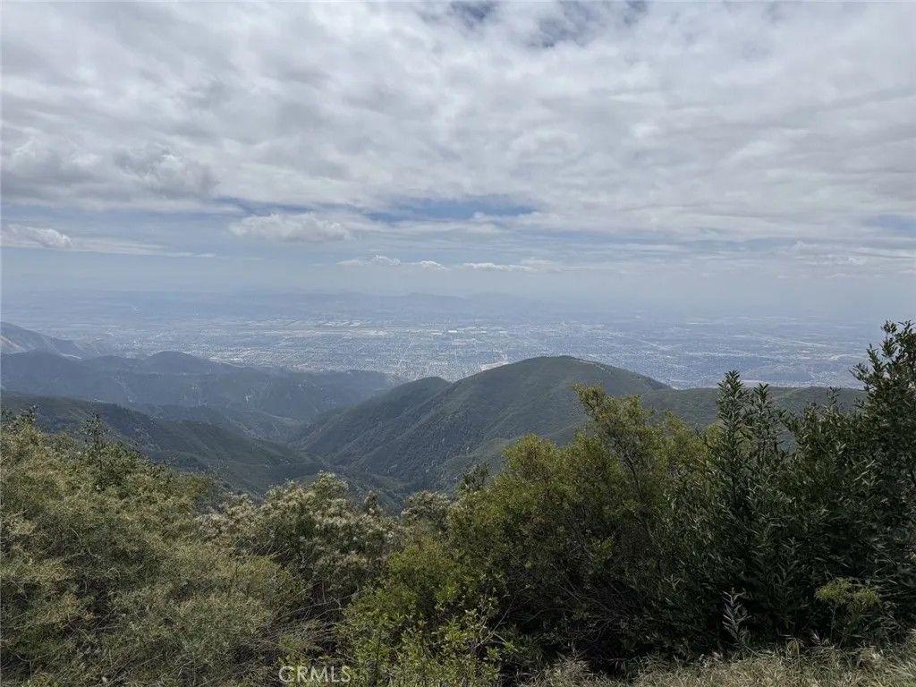 Photo of 0 Ocean View, Crestline, CA 92325 (MLS # SR26089425)