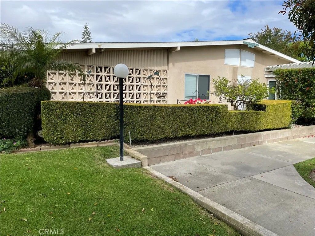 Photo of 1740 Sunningdale Rd 16G Road #16G, Seal Beach, CA 90740 (MLS # PW26086553)