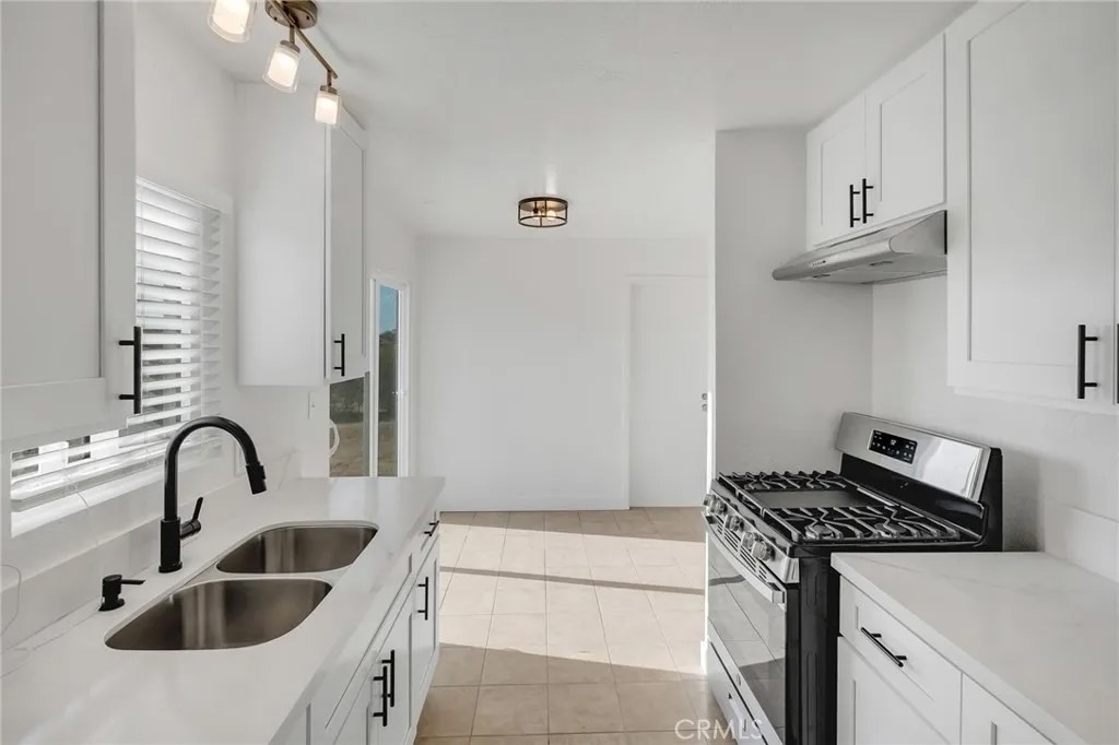 10690 Cypress