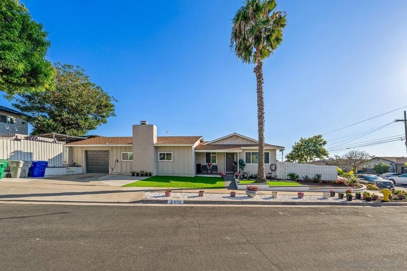 2458 Calle Tortuosa