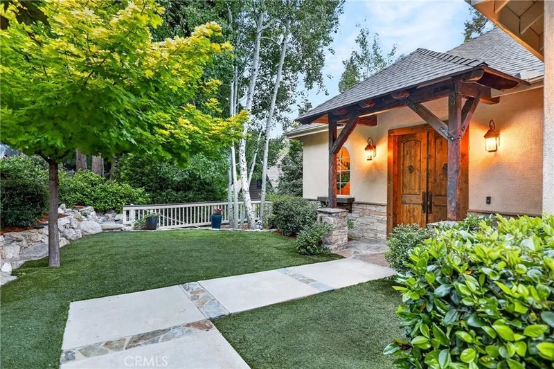 27360 Elmwood