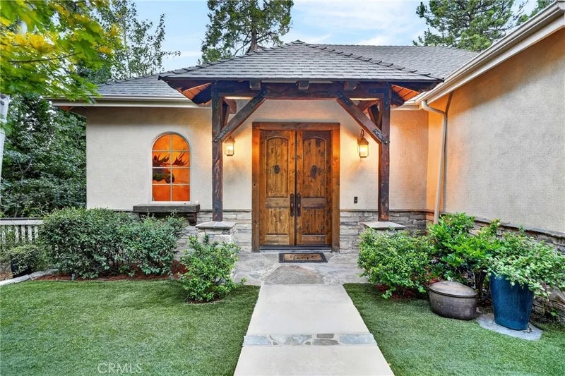 27360 Elmwood