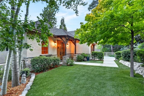 Photo of 27360 Elmwood Dr, Lake Arrowhead, CA 92352 (MLS # IG26141372)