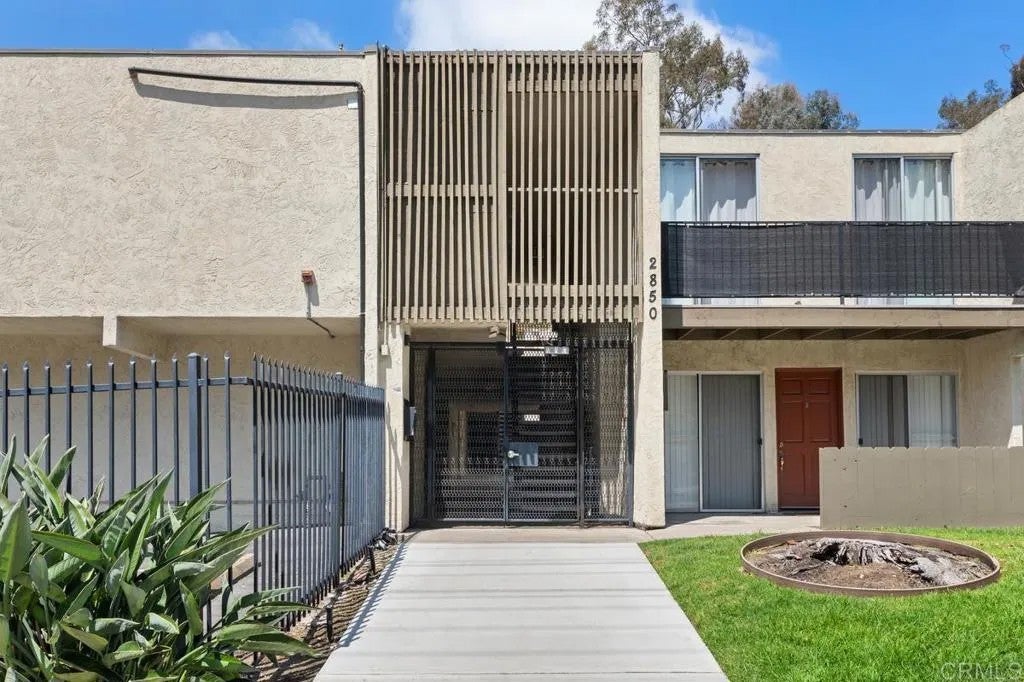 2850 Reynard Way #30