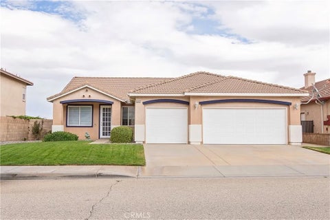 Photo of 3947 Grandview DR, Palmdale, CA 93551 (MLS # SR26219945)