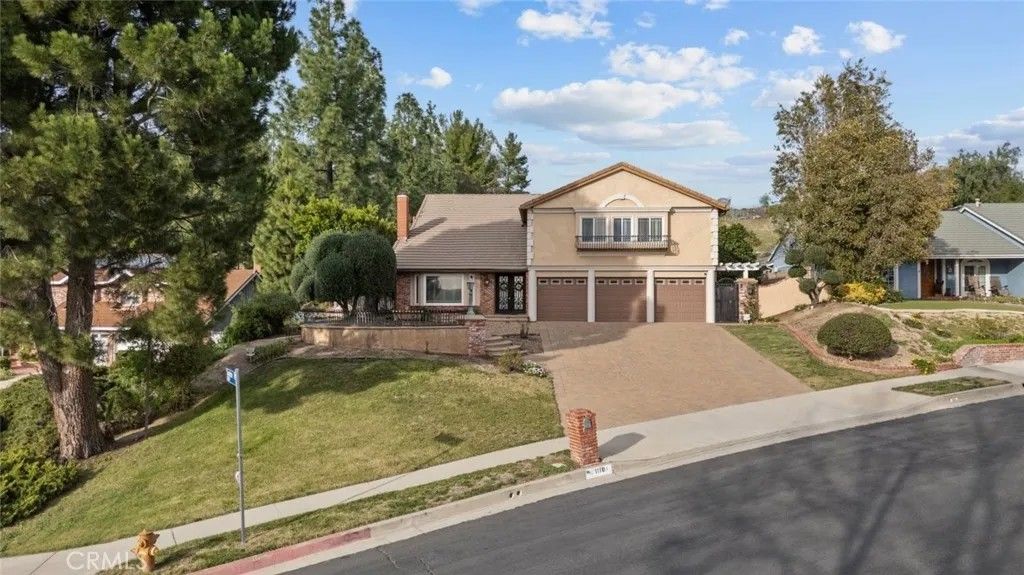 Photo of 11101 Eton Avenue, Chatsworth, CA 91311 (MLS # SR26060236)