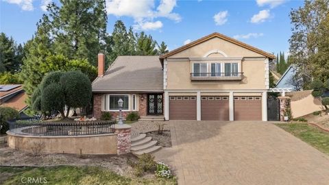 Photo of 11101 Eton Avenue, Chatsworth, CA 91311 (MLS # SR26060236)