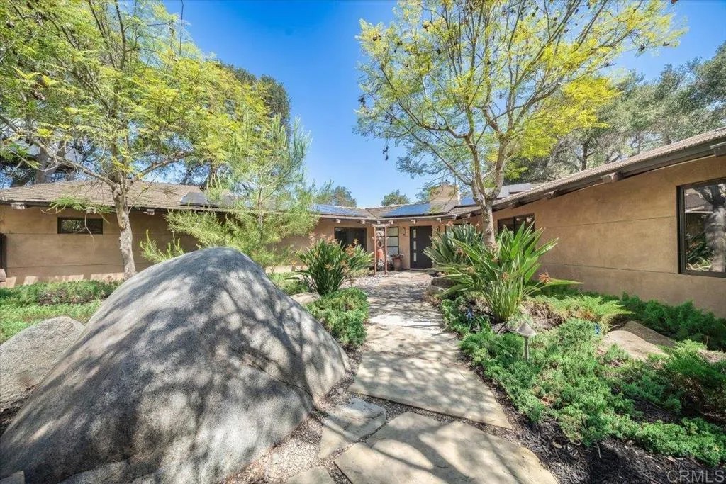16285 Oak Creek Trail