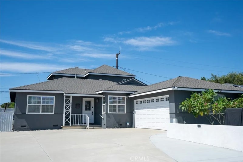 1335 N Vine Avenue