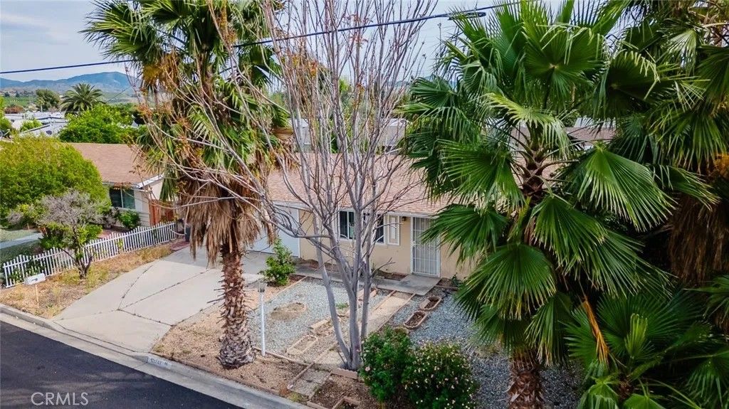 Photo of 43441 Acacia Ave, Hemet, CA 92544 (MLS # WS26067060)