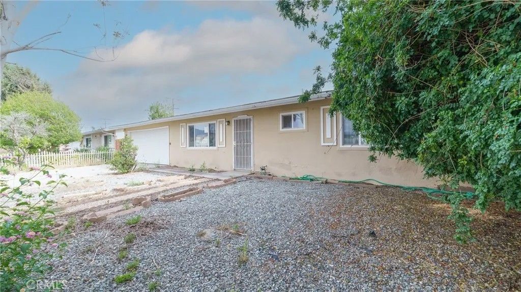 Photo of 43441 Acacia Ave, Hemet, CA 92544 (MLS # WS26067060)