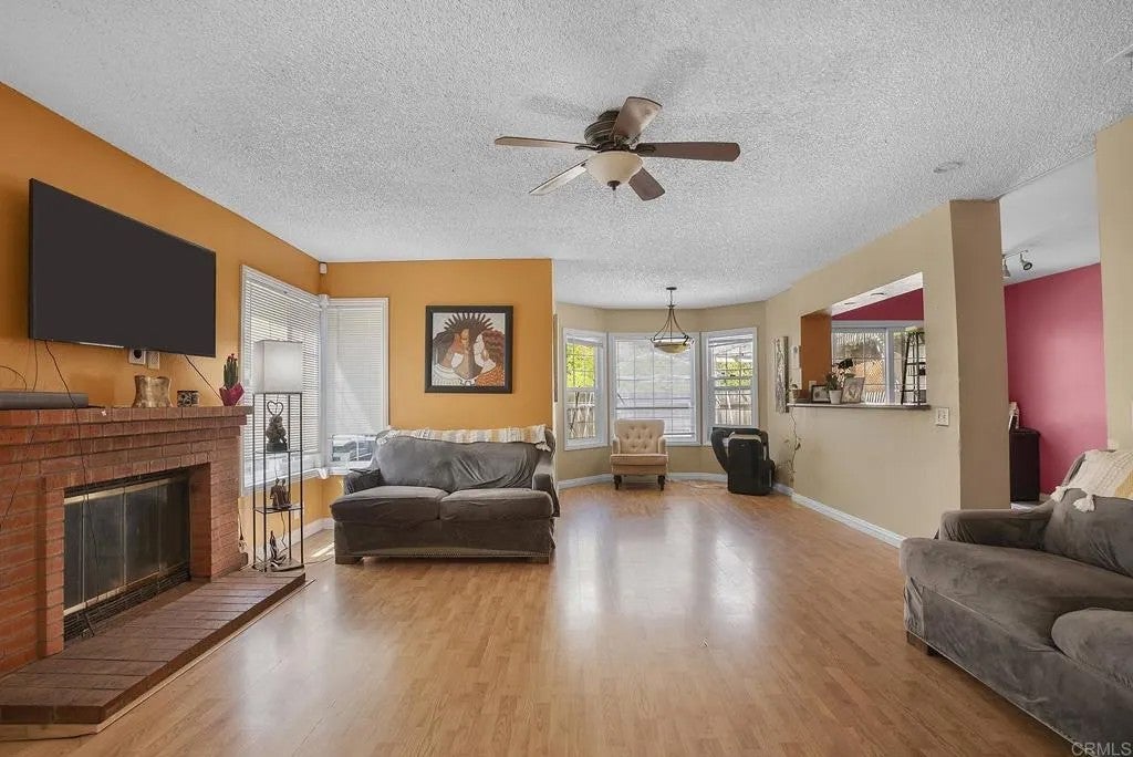 2115 Manzana Way