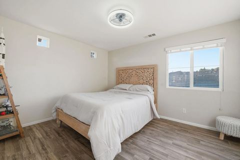 Tiny photo for 2923 Oro Blanco Cir, Escondido, CA 92027 (MLS # 250045563)