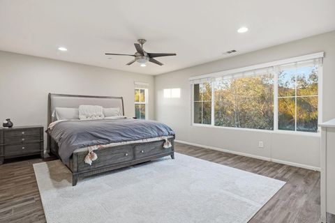 Tiny photo for 2923 Oro Blanco Cir, Escondido, CA 92027 (MLS # 250045563)