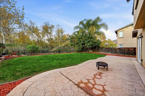 Tiny photo for 2923 Oro Blanco Cir, Escondido, CA 92027 (MLS # 250045563)