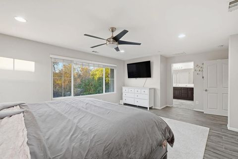 Tiny photo for 2923 Oro Blanco Cir, Escondido, CA 92027 (MLS # 250045563)