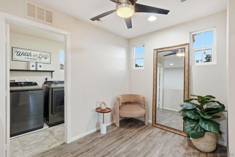 Tiny photo for 2923 Oro Blanco Cir, Escondido, CA 92027 (MLS # 250045563)