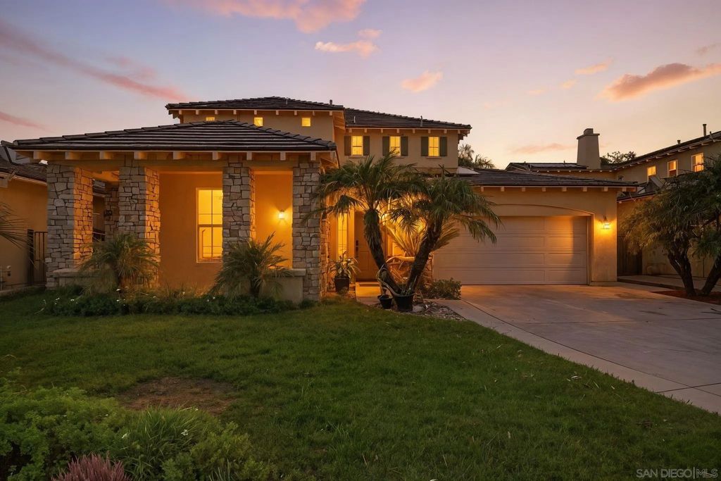 Photo of 2923 Oro Blanco Cir, Escondido, CA 92027 (MLS # 250045563)