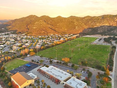 Tiny photo for 2923 Oro Blanco Cir, Escondido, CA 92027 (MLS # 250045563)