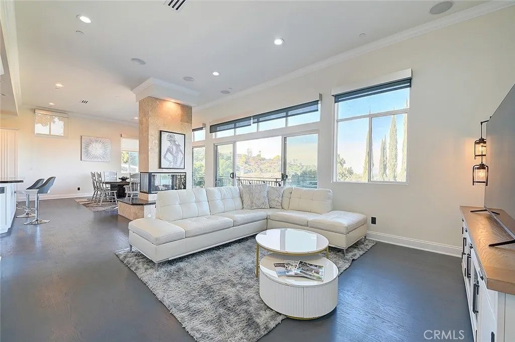 3952 Oakfield Drive